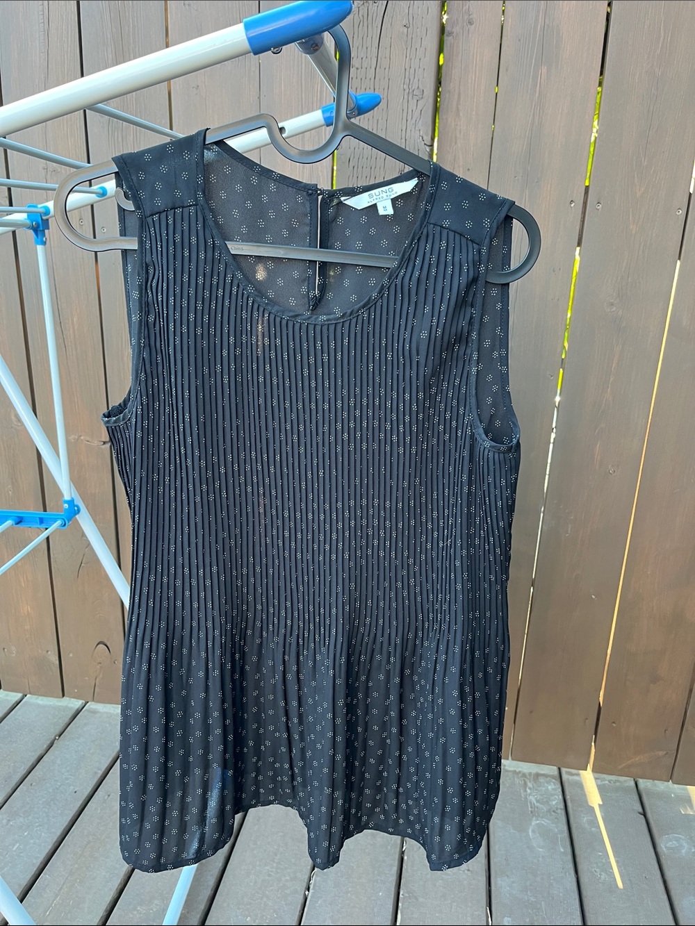 Alfred Sung Black Sleeveless Pleated Tank with Micro Dot Pattern. Medium